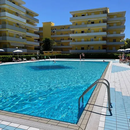 Charming With Shared Pools Διαμέρισμα *