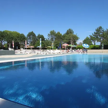 Διαμέρισμα Charming With Shared Pools *