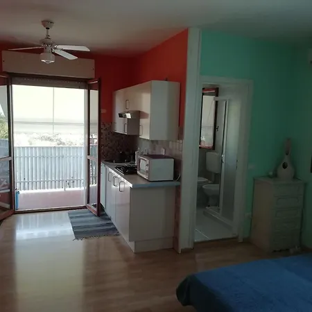 Charming With Shared Pools Apartman